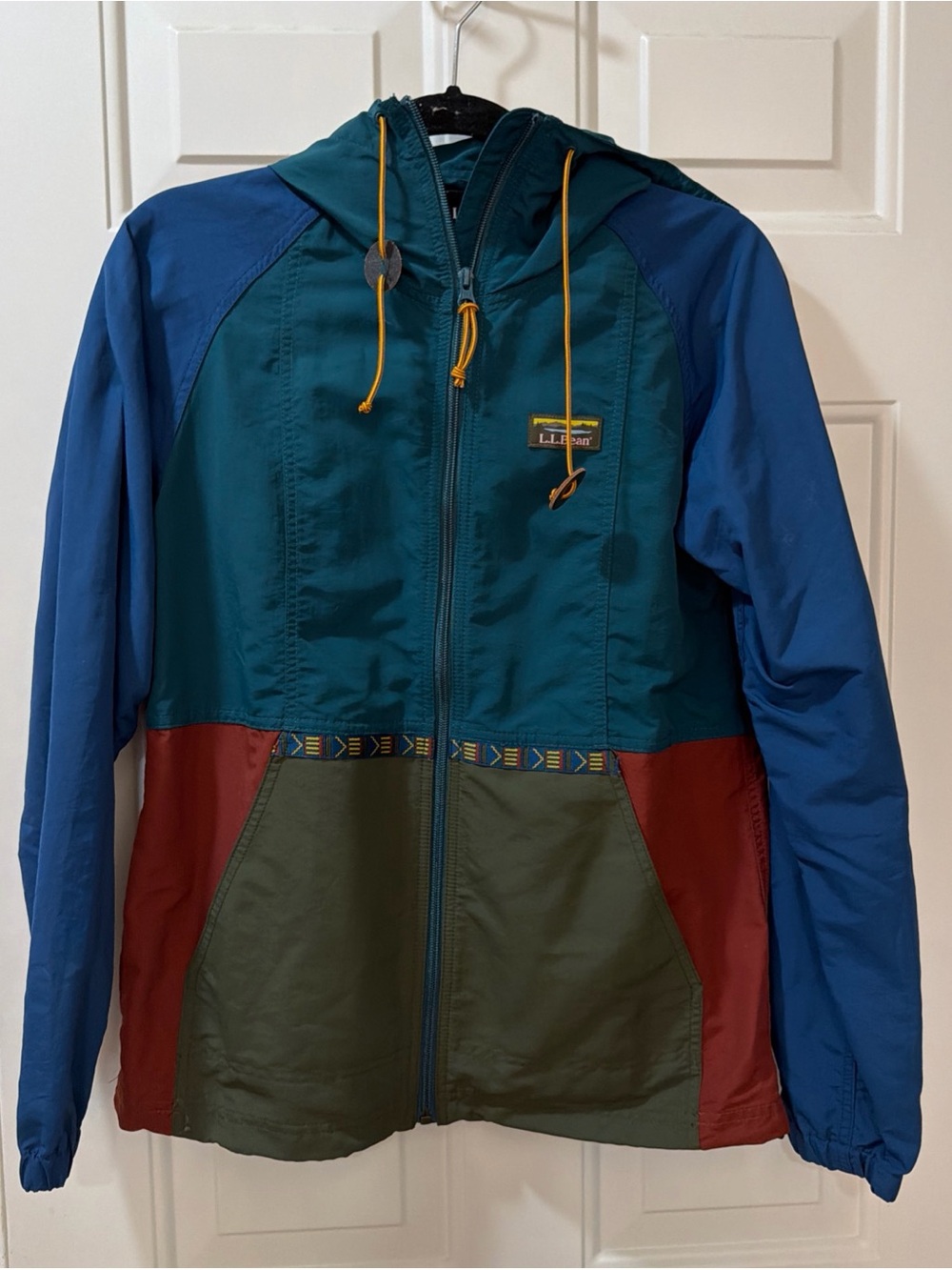 L.L. BEAN Women's Mountain Classic Jacket, Multi-Colo Size XS NWT